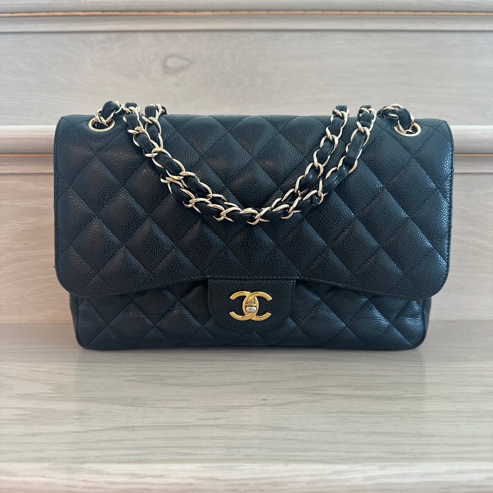 CHANEL Caviar Quilted Jumbo Double Flap Black